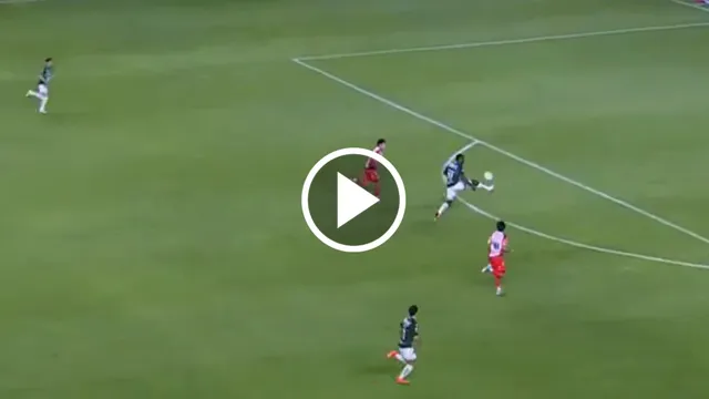 Ex Cruz Azul: Diber Cambindo marca doblete y uno de sus goles es el más raro de su carrera