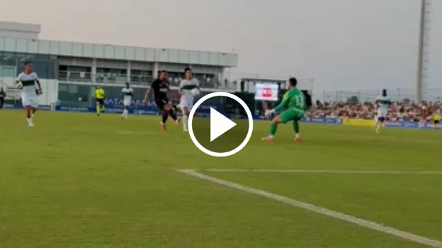Gol de auténtico crack de Giorgos Giakoumakis en su estreno con el Al Ain... ante Martin Anselmi