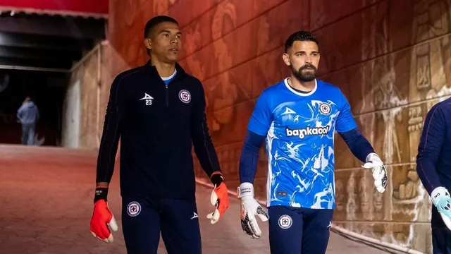 Flojas estadísticas para los porteros de Cruz Azul.