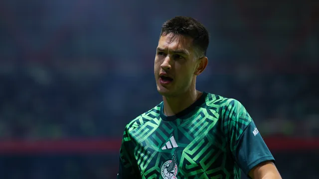 Cruz Azul marcó a César Montes como su prioridad en el mercado de fichajes, pero la negociación estaría frenada.