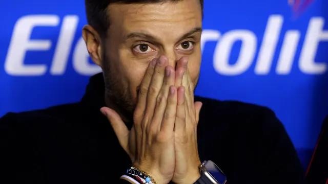 Martín Anselmi sufrió la goleada de Benfica y Cruz Azul "se aprovechó".