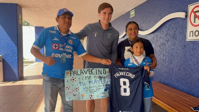 El argentino y un notable gesto con una pequeña aficionada.