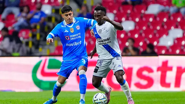 Omar Campos es titular indiscutible en Cruz Azul