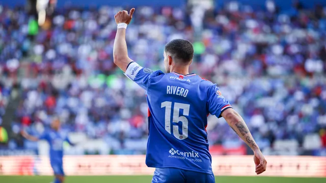 Nacho Rivero recibió un duro golpe en su rostro en la visita a Pachuca.
