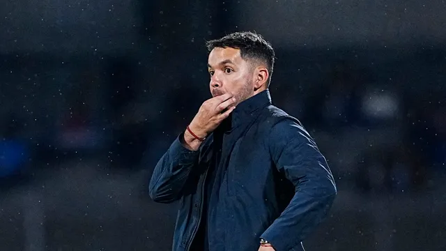 Nicolás Larcamón enfrentará su primer "problema".