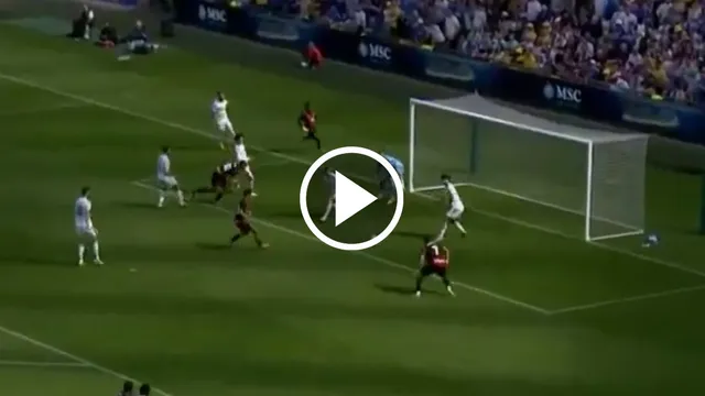 Así fue el gol de Santi Giménez en su regreso al Milan.