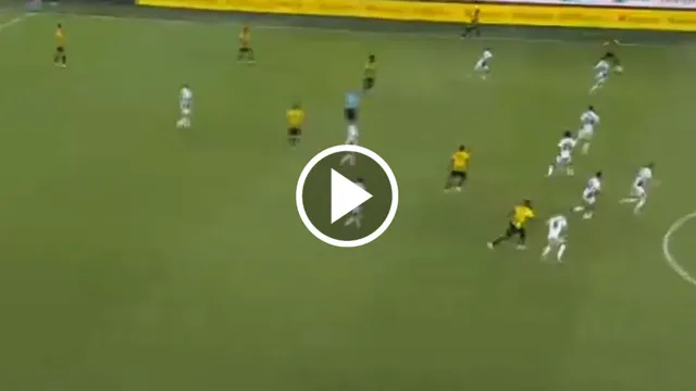 El pase mágico de Orbelin Pineda en el segundo gol del AEK para meterse en Conference League