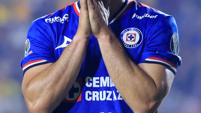 Erik Lira, entre Cruz Azul y su futuro en Europa.