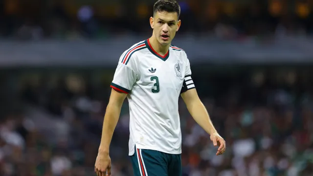 César Montes sigue en la agenda de Cruz Azul