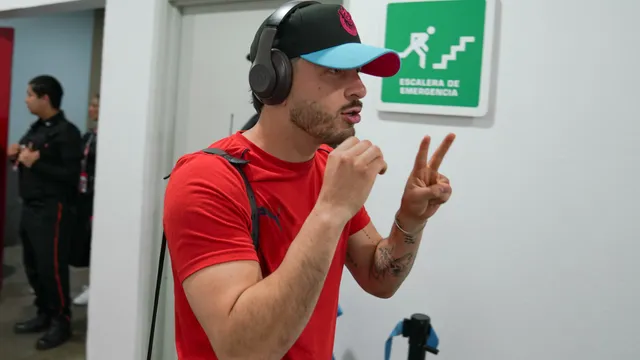 Así llegó Alan Mozo a su primera práctica con Cruz Azul: farmeando aura en una Mercedes millonaria