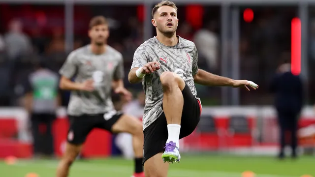 Massimiliano Allegri carga contra Santiago Giménez tras la derrota del AC Milan: "Está un poco..."