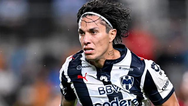 Carlos Salcedo recibe una gran noticia en Monterrey previo a su reencuentro con Cruz Azul.