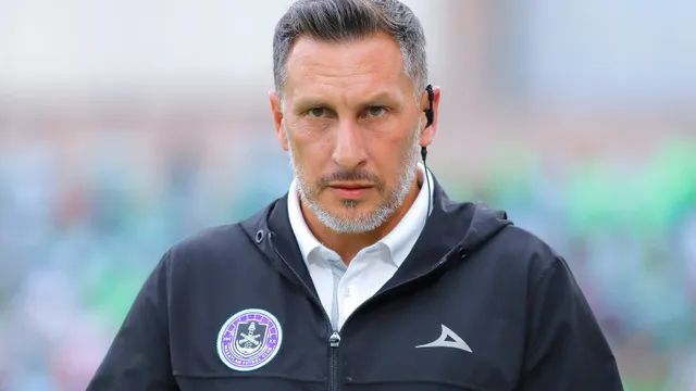 Chaco habló del 'berrinche' de Santiago Giménez en México