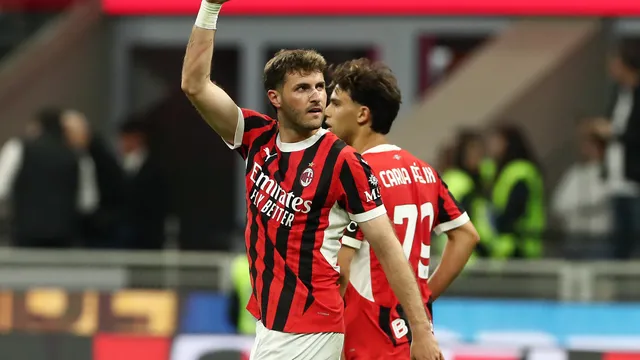 La reacción de Santiago Giménez al conocer a Luka Modric en el AC Milan: “Es un jugador que…”