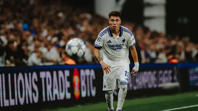 El lateral surgido de Cruz Azul destacó en su debut por Champions League.