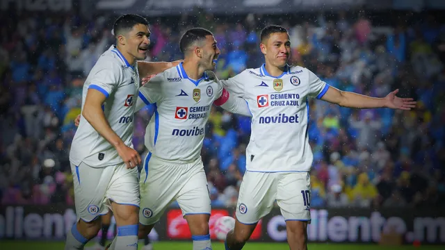 Andrés Montaño brilla en Cruz Azul y Adrián Esparza revela una noticia clave sobre su futuro