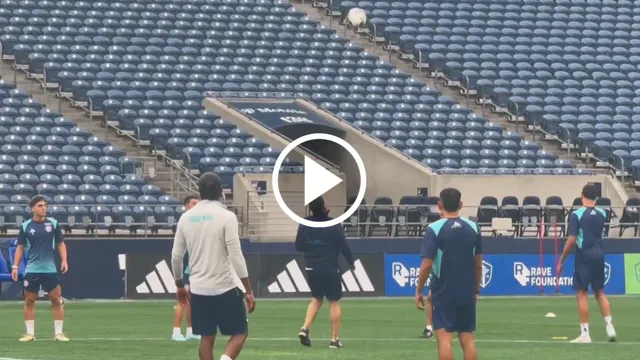 Se roba el show: Nicolás Larcamón sorprende al plantel de Cruz Azul con su dominio de balón