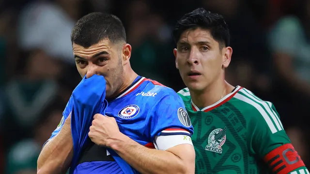 Erik Lira, puesto por encima de Edson Álvarez.