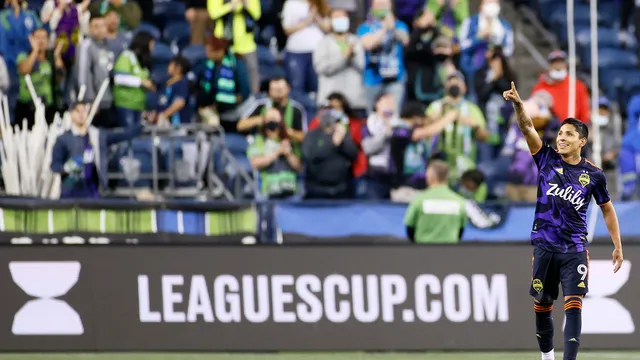 Cruz Azul puede inscribir al Toro Fernández y a Giorgos Giakoumakis para la Leagues Cup 2025
