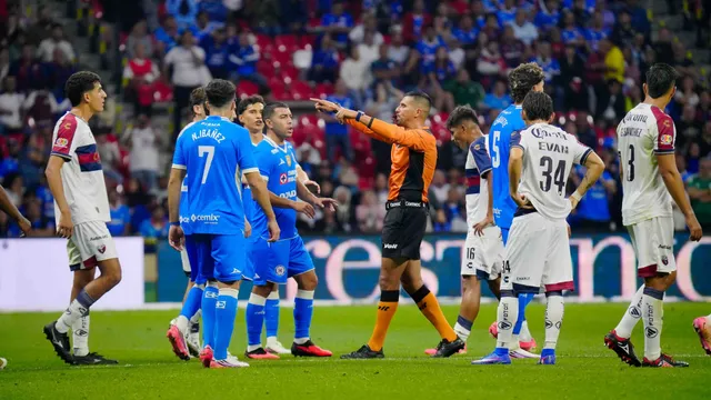 Árbitros del Cruz Azul vs. Atlante denuncian amenazas de muerte: "Me dijo que me iba a disparar"