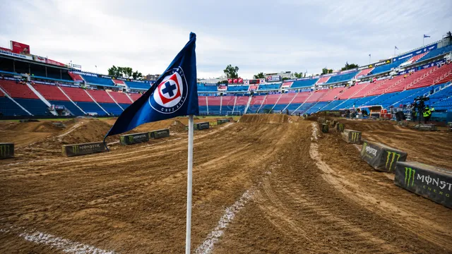 Así luce el Estadio Azul donde pretende jugar Cruz Azul: "Parece una pista de motocross"