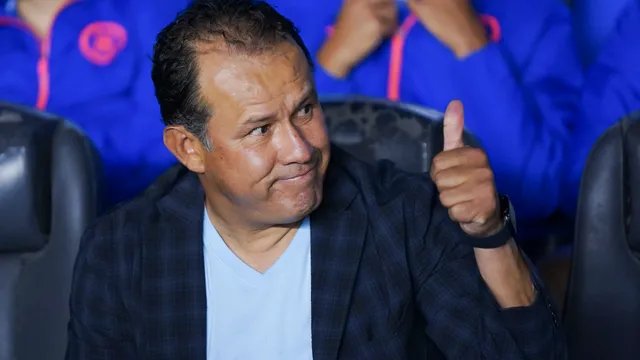 Juan Reynoso reapareció para elogiar al Cruz Azul de Martín Anselmi