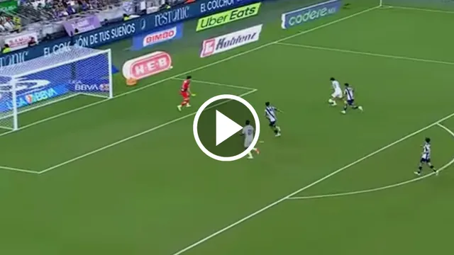 Luka Romero casi anota el primero de Cruz Azul.