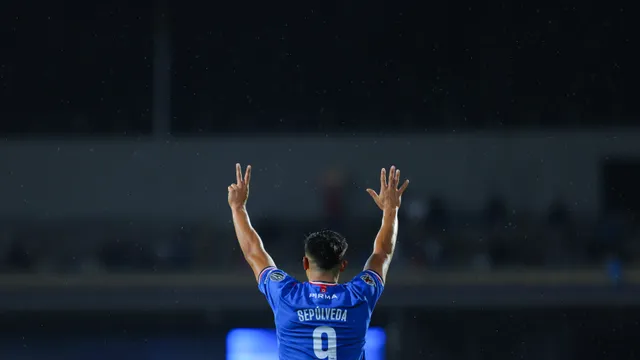 El día que se frenó lo de Jovic… la Liga MX premia a Ángel Sepúlveda: ¿mensaje para Cruz Azul?