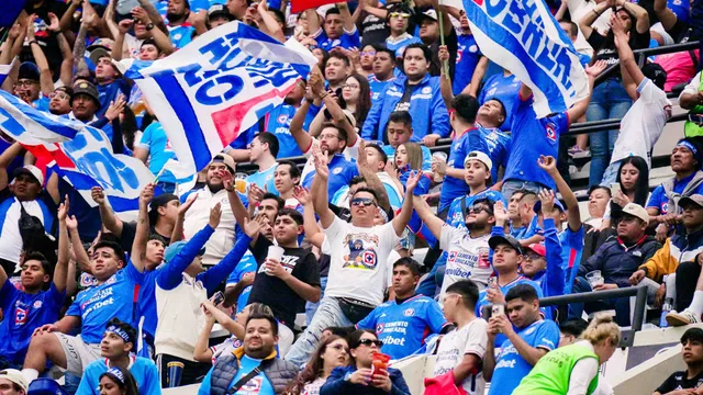 A pesar del triunfo, afición de Cruz Azul explota contra un jugador y piden que no sea titular