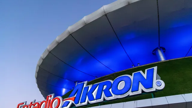 "No siento los dientes": El relato de los fanáticos de Cruz Azul a los que agredieron en el Akron