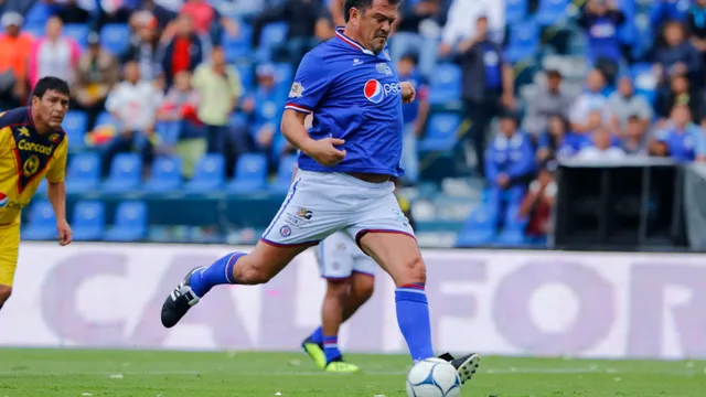 Carlos Hermosillo lanza un contundente mensaje para los que critican a Cruz Azul tras dos empates