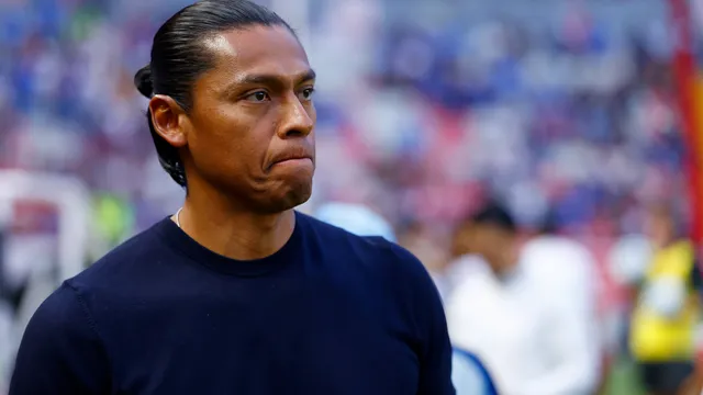 Joel Huiqui tiene por delante el desafío de reencauzar el rumbo de Cruz Azul.