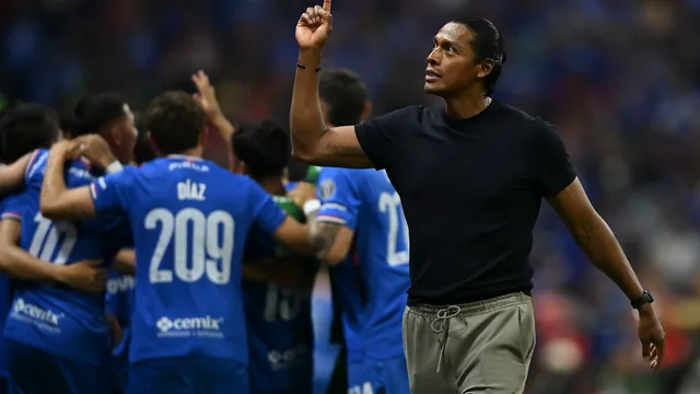 Cruz Azul contradice a Joel Huiqui tras las palabras del entrenador sobre Jeremy Márquez