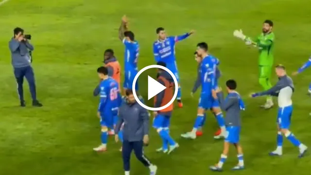 No se vio en TV: el gesto de Erik Lira y Andrés Gudiño con la afición de Cruz Azul tras vencer a Pachuca