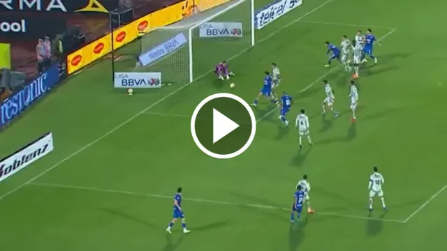 Charly logró marcar el segundo gol del partido.