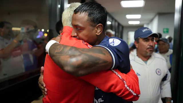 Piden que sea Cruz Azul el que castigue a Willer Ditta por empujar a un árbitro y no ser sancionado