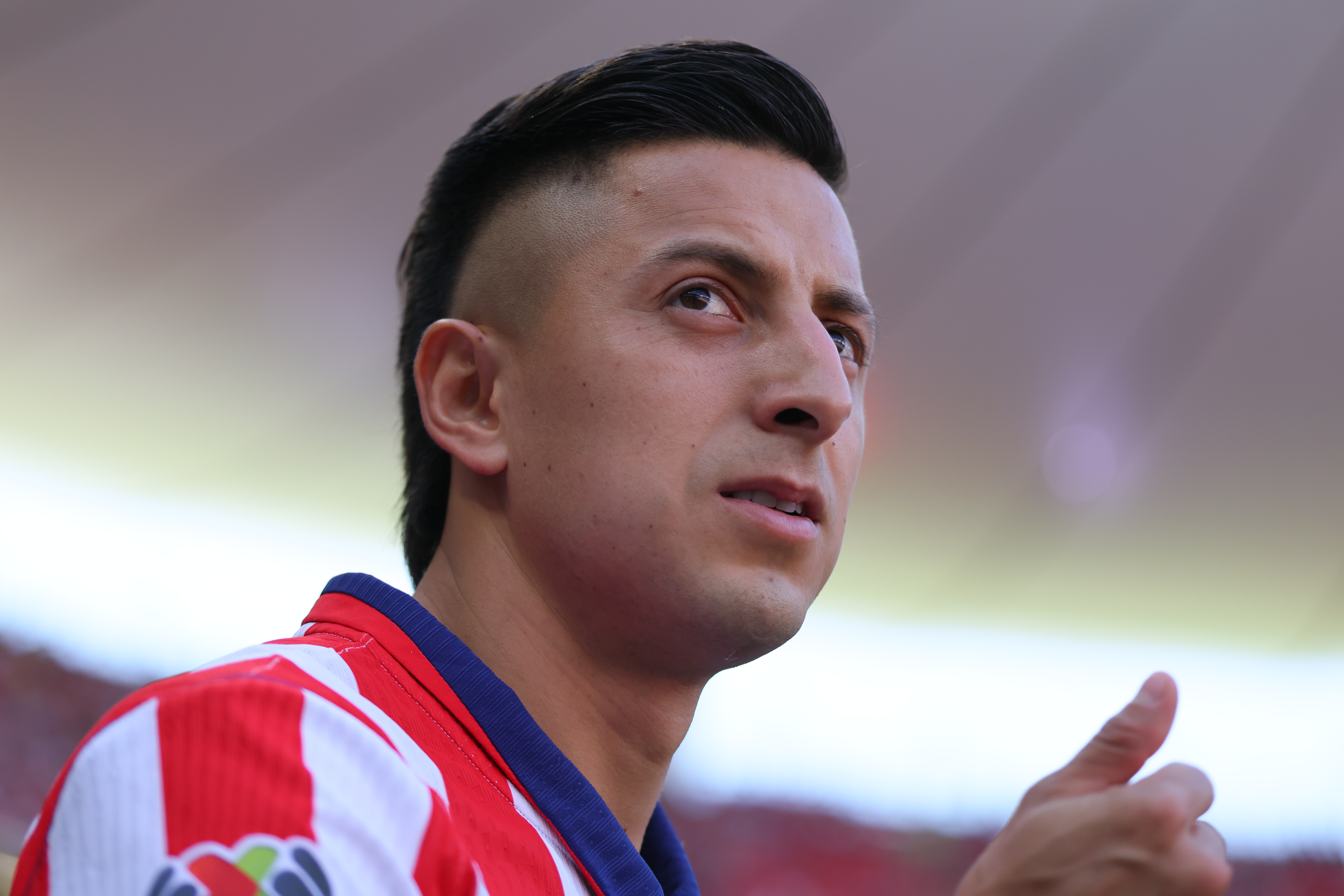 Lejos de Cruz Azul, Piojo Alvarado se acerca a un récord personal con Chivas