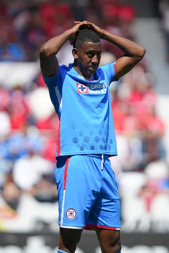 Carneiro busca acomodo tras su salida de Cruz Azul (Imago7)