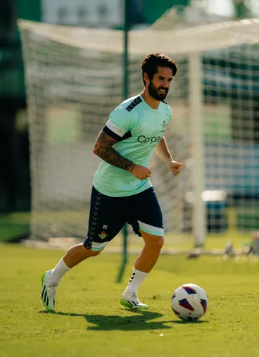 Isco Alarcón fichó por el Betis (@RealBetis)
