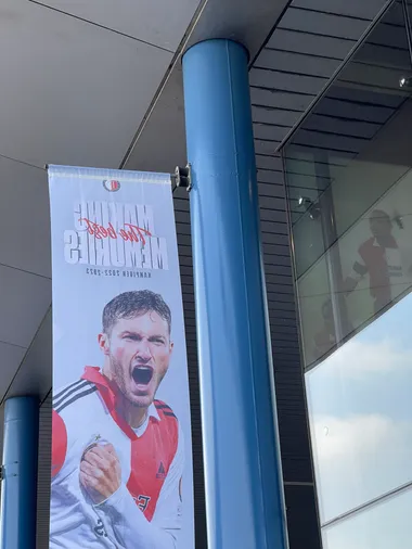 Imagen de Giménez en el estadio del Feyenoord (TW Adrián Esparza)