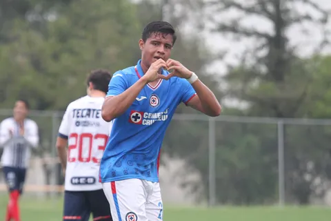 Joya de Cruz Azul se marcha GRATIS a uno de los clubes más poderosos de la Liga MX