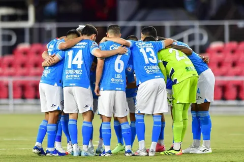 El único defensa que podría fichar Cruz Azul para el Apertura 2024