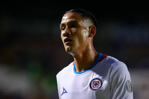 La reacción de la afición de Cruz Azul a la salida de Uriel Antuna