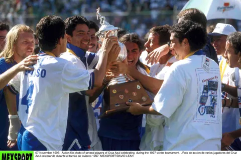 A 27 años de la octava estrella de Cruz Azul: así fue la narración en TV Azteca en voz de un cementero