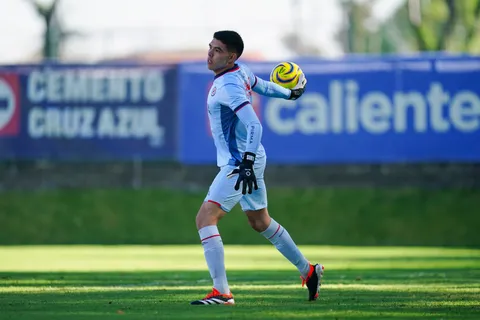 El portero por el que apostaría Cruz Azul la siguiente temporada