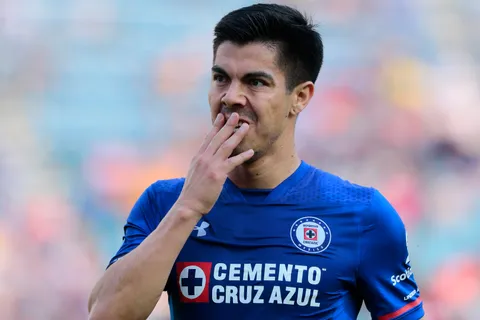 Llegó a Cruz Azul como estrella y ahora juega en segunda división