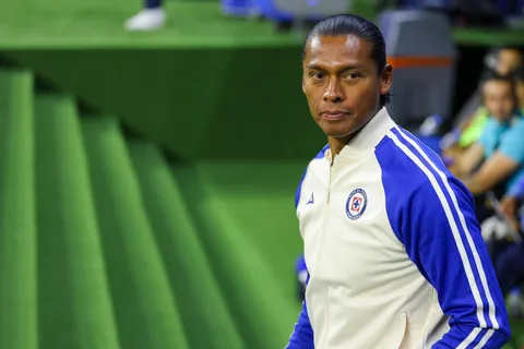 Joel Huiqui comenzó su gestión interina en Cruz Azul con goleada incluida.