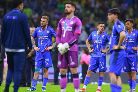 Cándido tiene un pie afuera de Cruz Azul.
