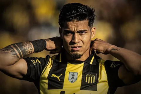 El delantero de Peñarol fue vinculado con Cruz Azul y se reveló la verdad detrás de los rumores.