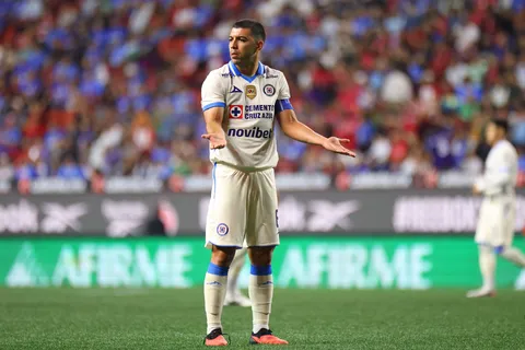 El sentimiento del vestidor de Cruz Azul sobre la posible salida de Erik Lira: "Egoísta"